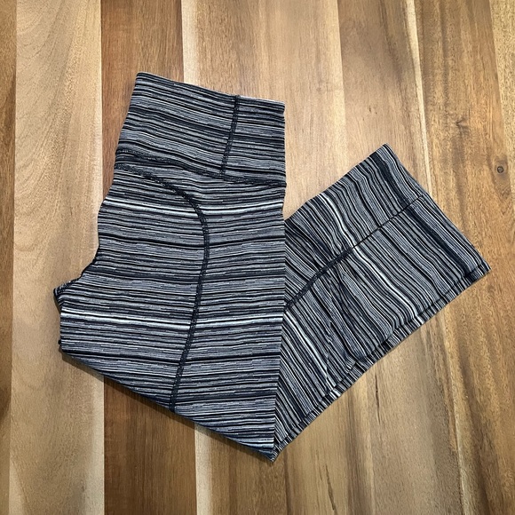 lululemon athletica Pants - Like New Lululemon Capris